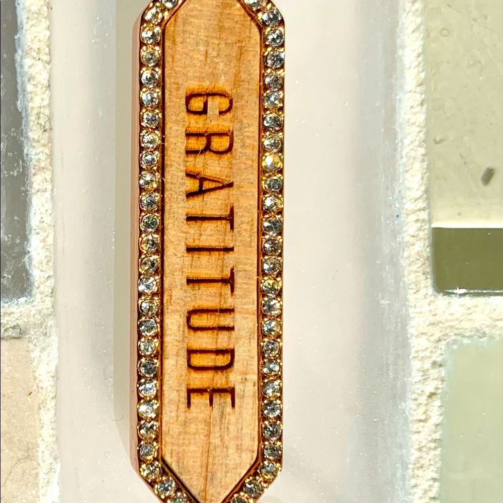Stella & Dot Rose Gold GRATITUDE necklace Retired